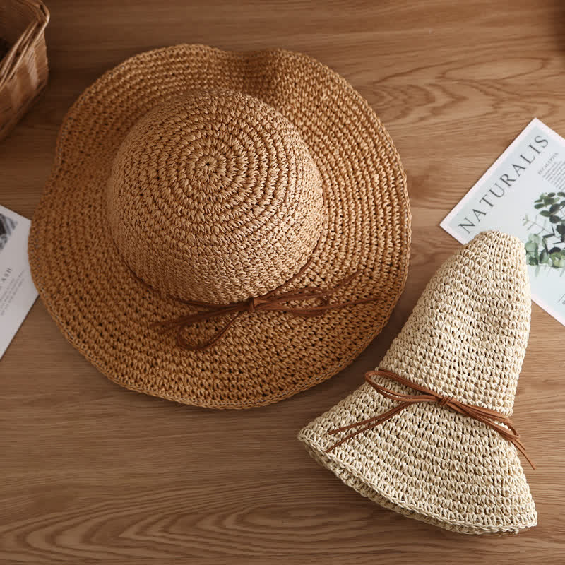 Eleganter, faltbarer Strohhut für den Sommer mit breiter Krempe für Damen