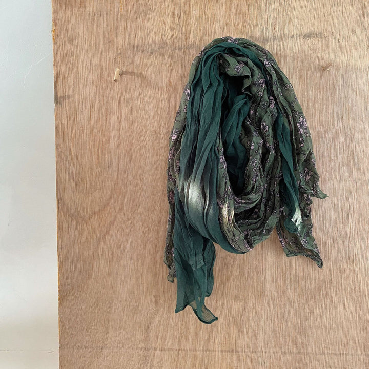 Dünner, weicher Vintage-Schal mit Plissee und Blumenmuster für Damen