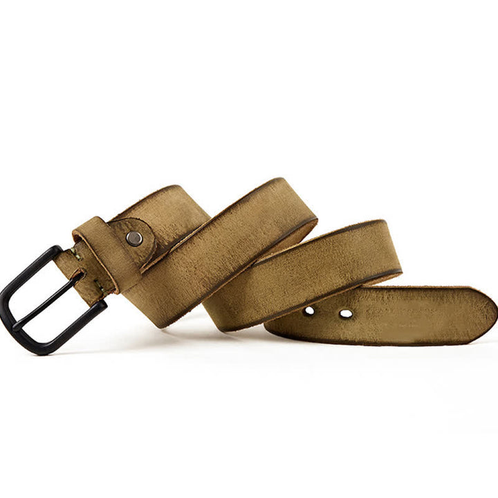 Herrengürtel aus matt poliertem Leder im minimalistischen Stil