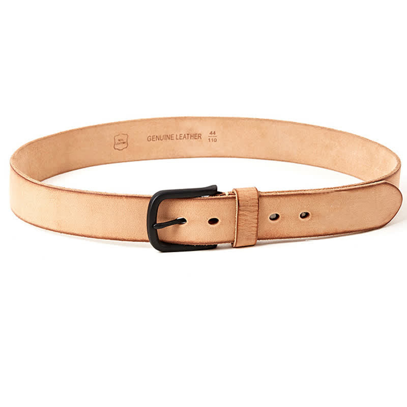 Herrengürtel aus matt poliertem Leder im minimalistischen Stil