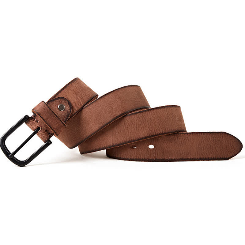 Herrengürtel aus matt poliertem Leder im minimalistischen Stil