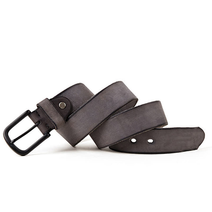 Herrengürtel aus matt poliertem Leder im minimalistischen Stil