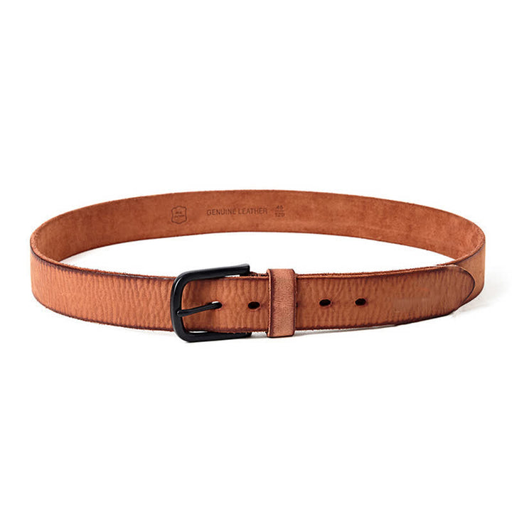 Herrengürtel aus matt poliertem Leder im minimalistischen Stil