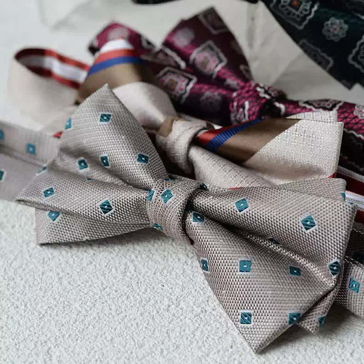 Doppellagige Fliege mit Einstecktuch und Vintage-Print für Herren
