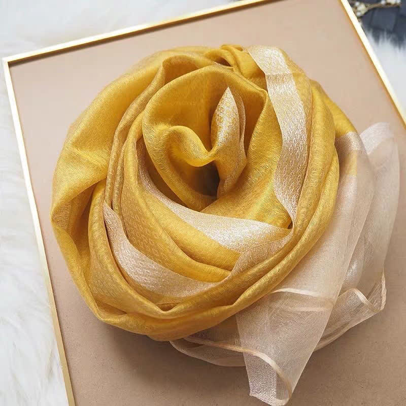 Exotischer Stil Einfarbiger Dünner Schal mit goldenem Rand