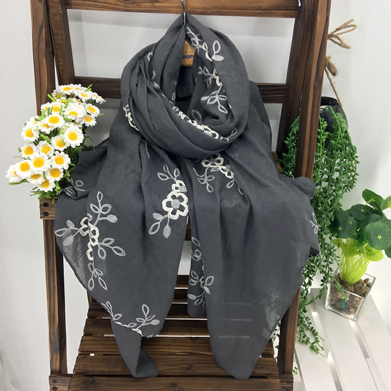 Dünner Damenschal aus Baumwollleinen mit Blumenstickerei