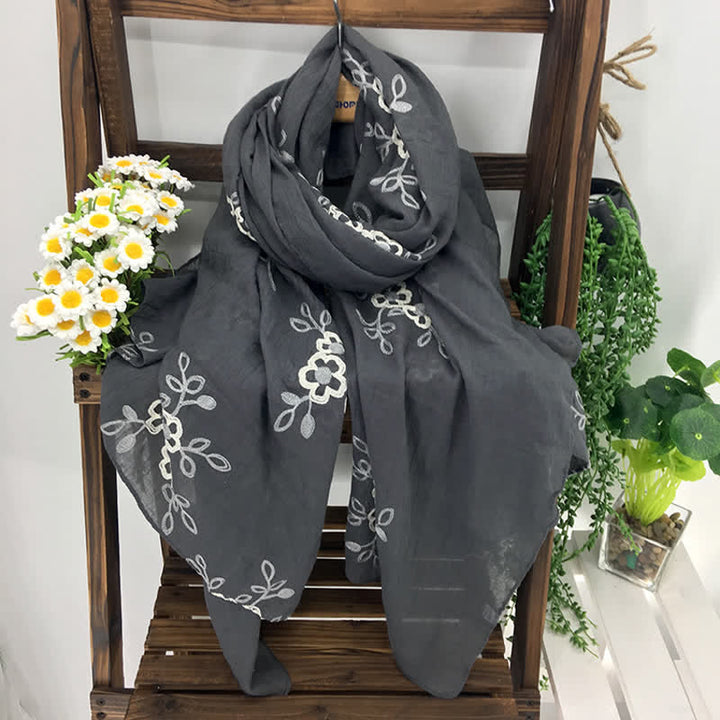 Dünner Damenschal aus Baumwollleinen mit Blumenstickerei