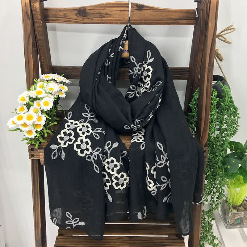 Dünner Damenschal aus Baumwollleinen mit Blumenstickerei