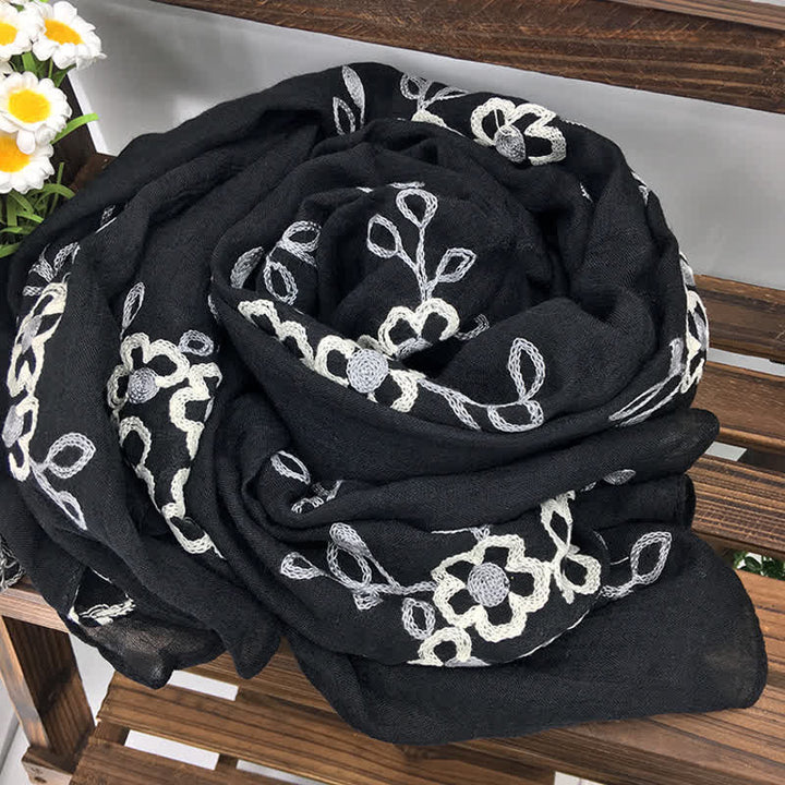 Dünner Damenschal aus Baumwollleinen mit Blumenstickerei