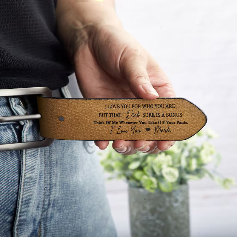 Personalisierter Ledergürtel mit eingravierten Namen, herzliches Geschenk