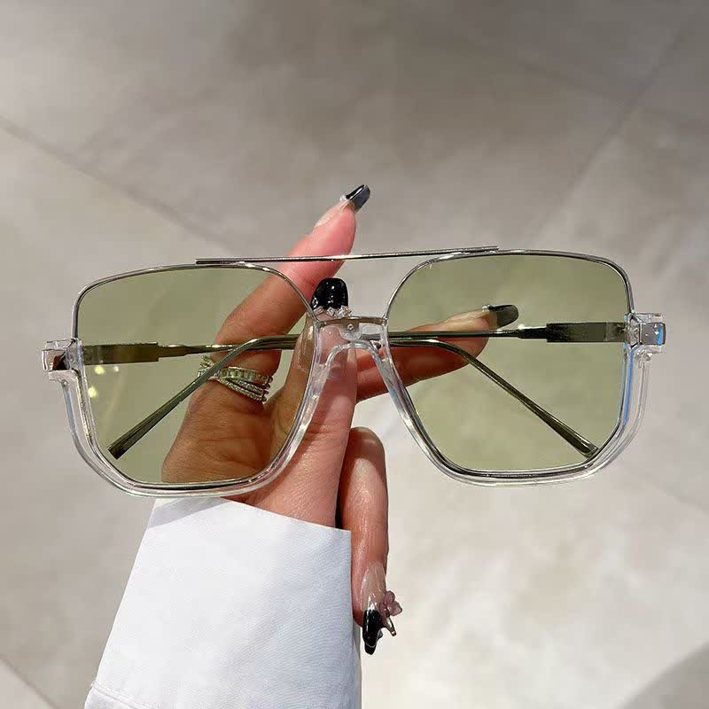 Übergroße Sonnenbrille mit quadratischem Rahmen und Sonnenschutz