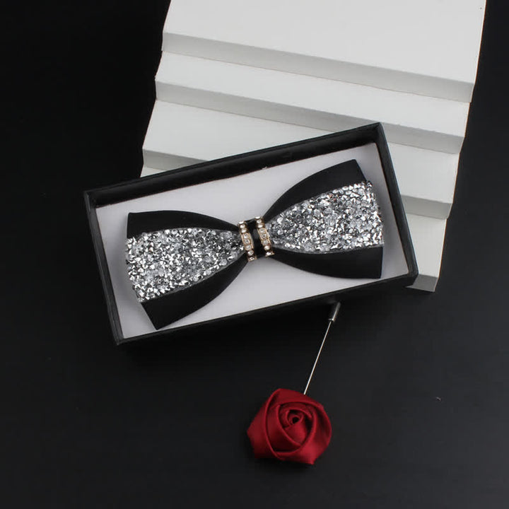 2-teiliges Herren-Ansteckfliegen-Set mit glänzenden Strasssteinen und roter Corsage