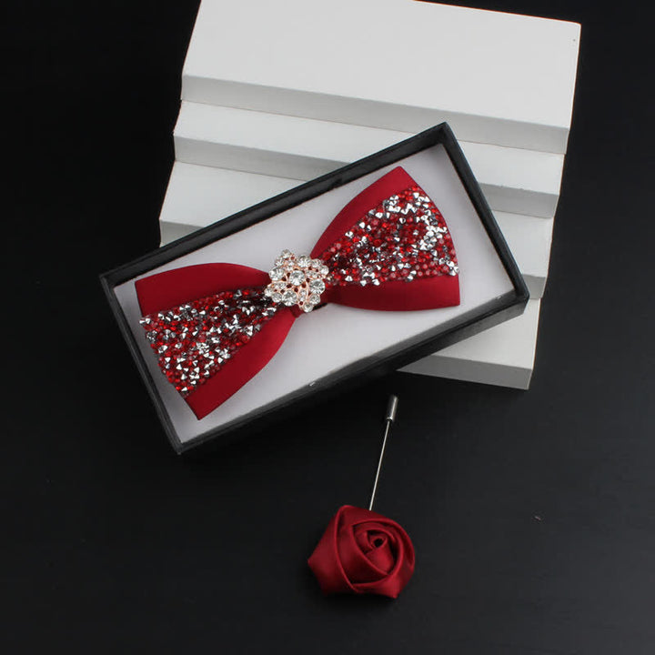 2-teiliges Herren-Ansteckfliegen-Set mit glänzenden Strasssteinen und roter Corsage