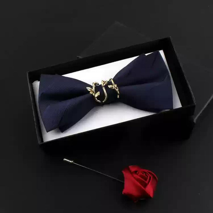 2-teiliges Herren-Ansteckfliegen-Set mit goldenen Weinblättern und roten Ansteckblumen