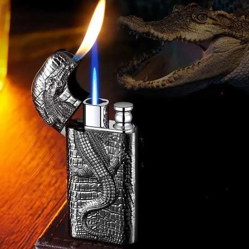 Nachfüllbares Butanfeuerzeug mit Doppelflamme und geprägtem Wildkrokodil