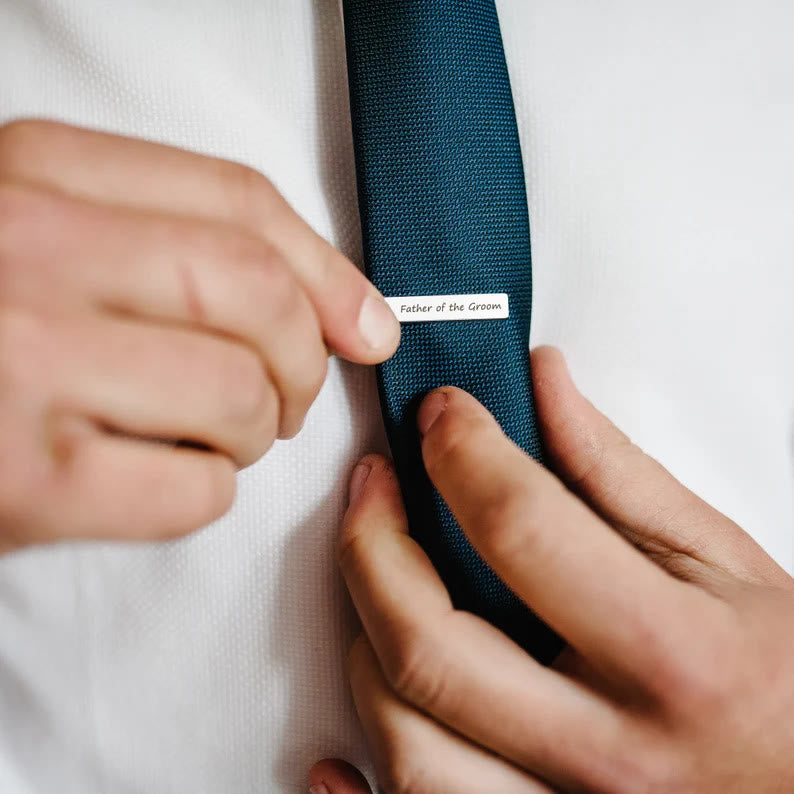 Krawattennadel für Hochzeiten mit individuellem Text