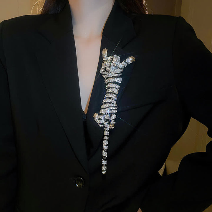 Majestic Tiger – Große, luxuriöse Brosche mit funkelnden Strasssteinen für Herren - image 4