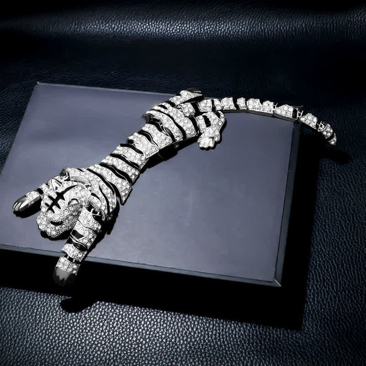Majestic Tiger – Große, luxuriöse Brosche mit funkelnden Strasssteinen für Herren - Silber - image 2