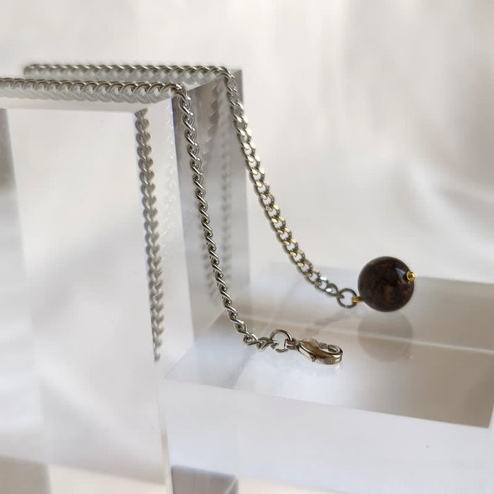 Herren-Anzugsbrosche mit 18 Karat vergoldetem Naturstein und hängender Kette