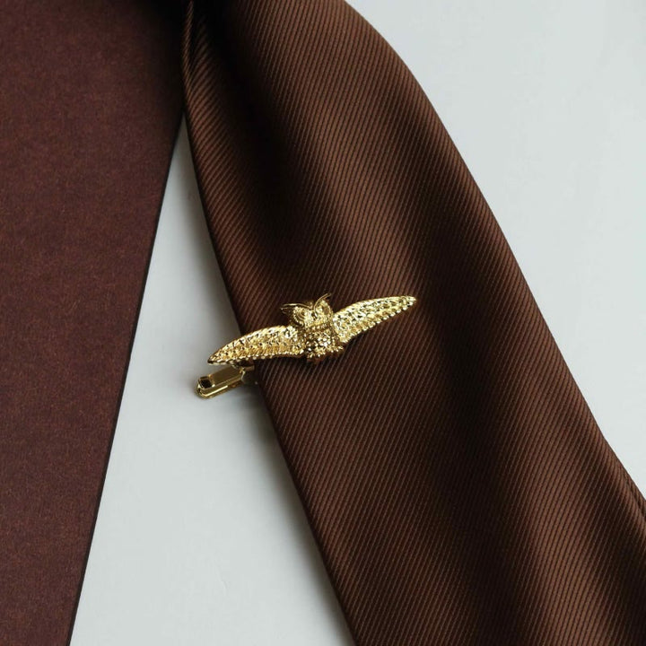 Goldene Krawattenklammer mit fliegender Eule für Herren - image 2