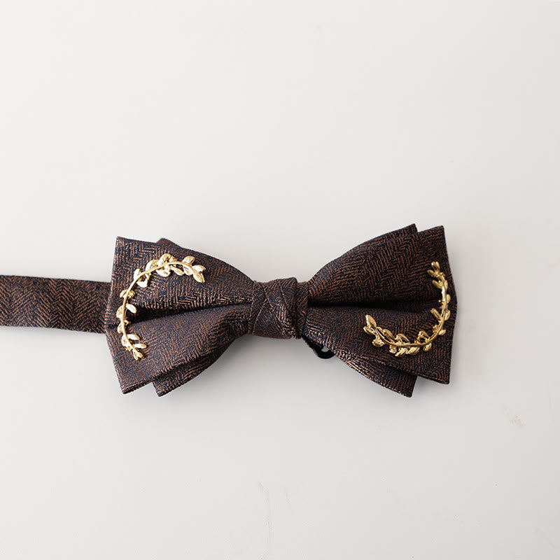 Doppellagige Fliege mit verstellbarem Riemen und goldenem Weinreben-Jacquardmuster
