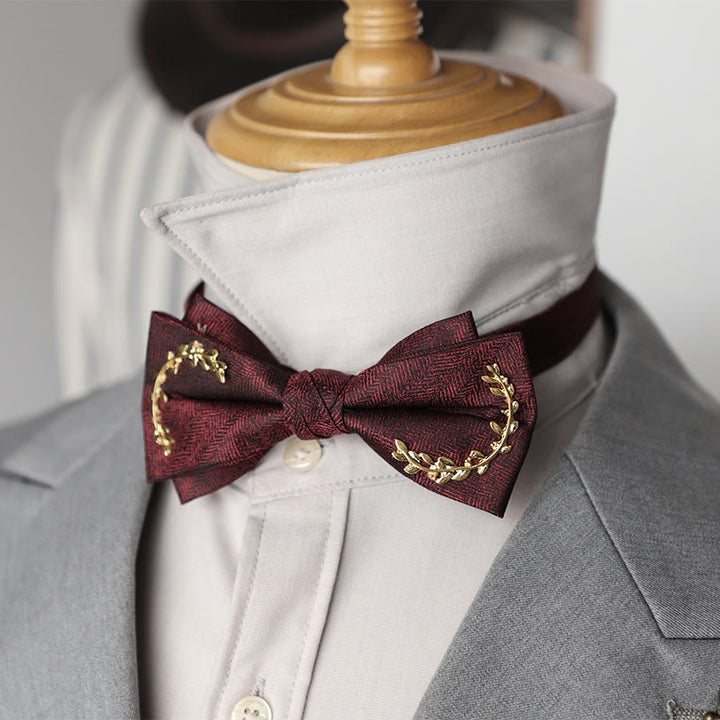 Doppellagige Fliege mit verstellbarem Riemen und goldenem Weinreben-Jacquardmuster