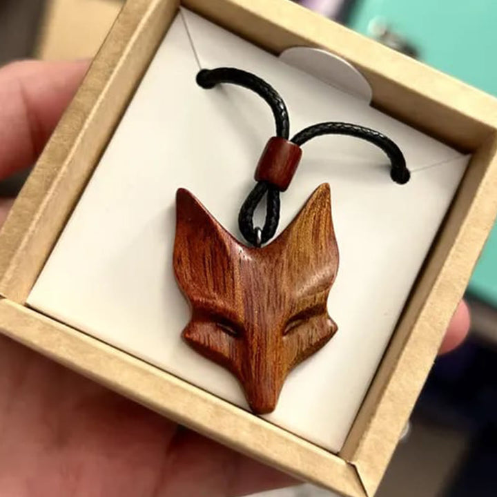 Handgemachte Halskette mit Fuchsanhänger aus Holz