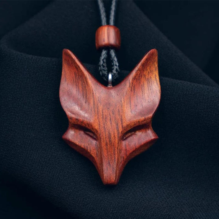 Handgemachte Halskette mit Fuchsanhänger aus Holz