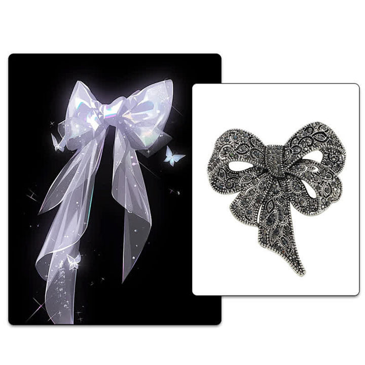 Damen-Brosche mit Strasssteinen in Antik-Silber mit Schleife und Knoten