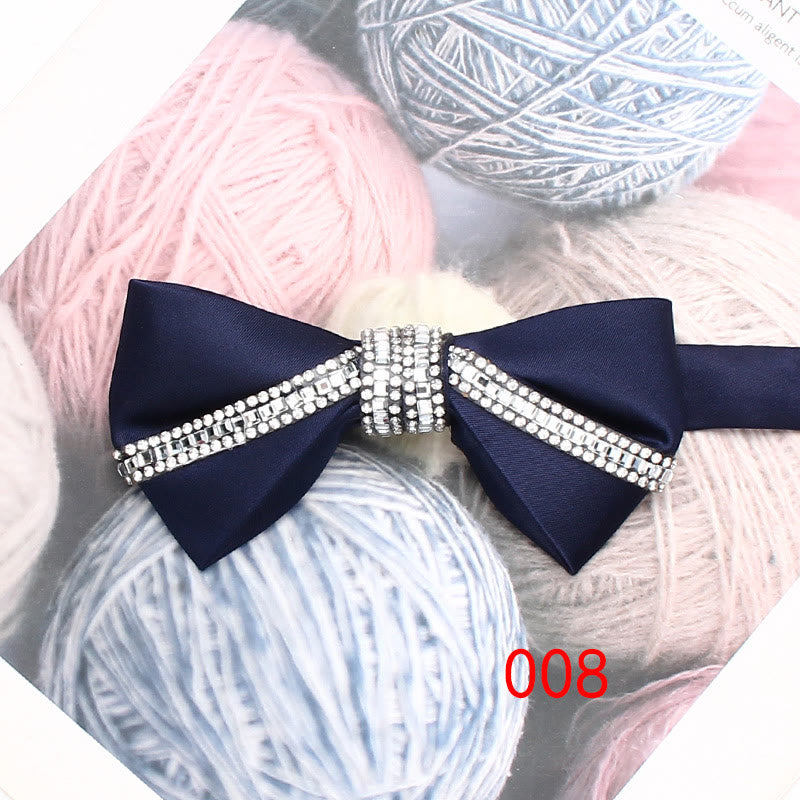 Fliege aus Seidensatin mit Glitzer und Diamanten und verstellbarem Riemen