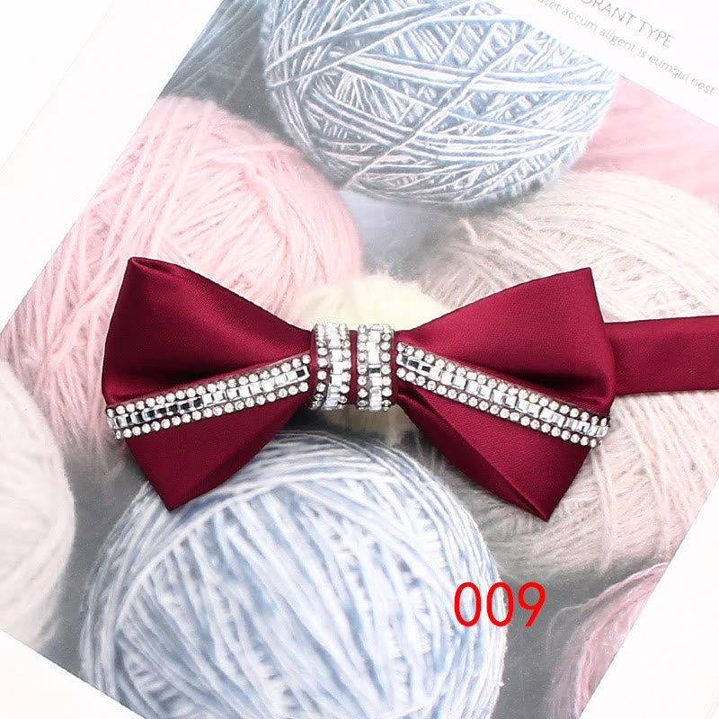 Fliege aus Seidensatin mit Glitzer und Diamanten und verstellbarem Riemen