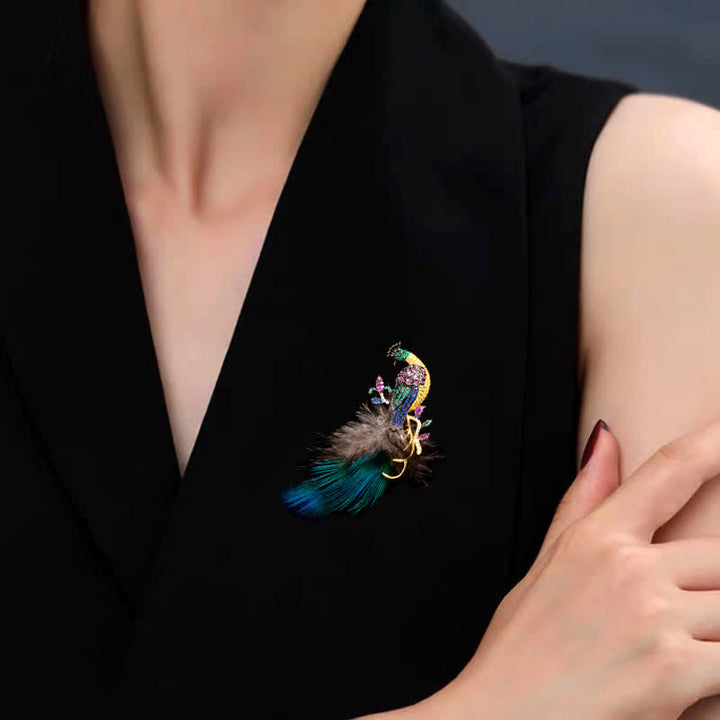 Exquisite Brosche mit glitzernden Strasssteinen und Pfauenfedern für Damen