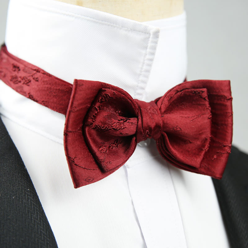 Doppellagige Jacquard-Fliege mit vorgebundenem, verstellbarem Riemen