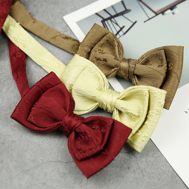 Doppellagige Jacquard-Fliege mit vorgebundenem, verstellbarem Riemen
