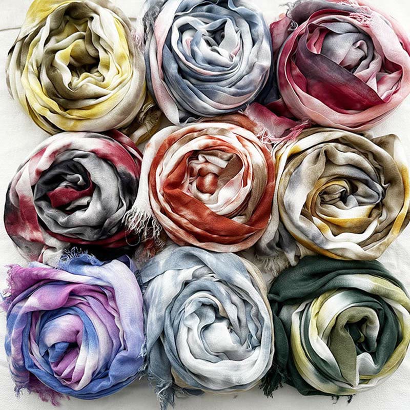 Leichter Schal mit Batik-Kunstdruck für Damen, dünn
