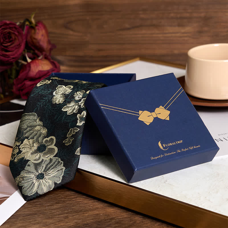 Herren Krawatte mit Einstecktuch in Kiefernwaldgrün mit Blumenmuster - image 1