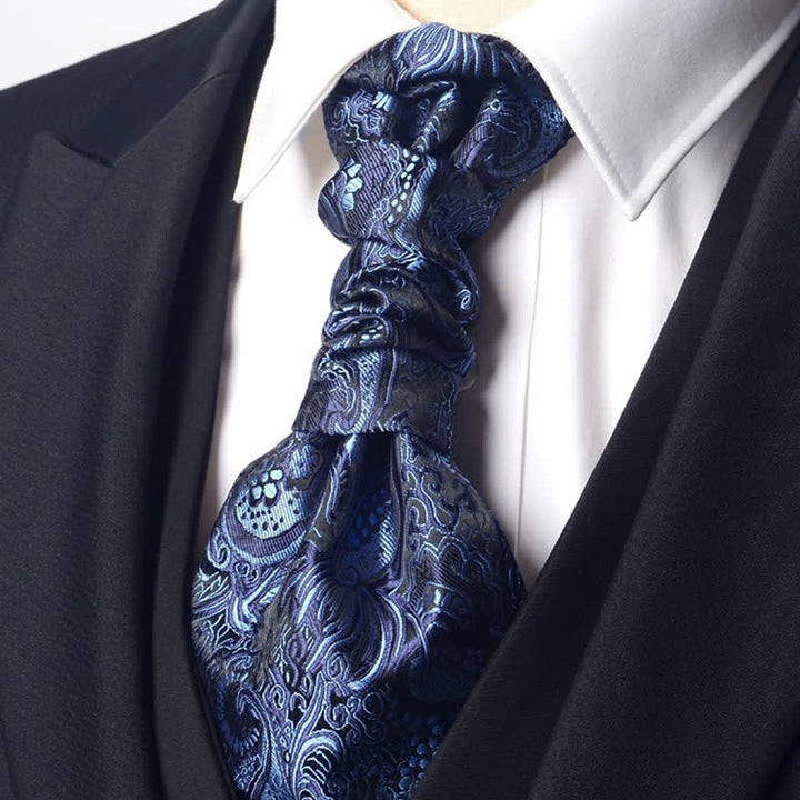 Vorgebundene Ascot-Krawatte mit Paisleymuster und Faltenknoten für Herren