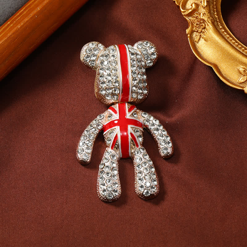 Exquisite Brosche mit süßer Bären-Britenflagge und vollem Kristall