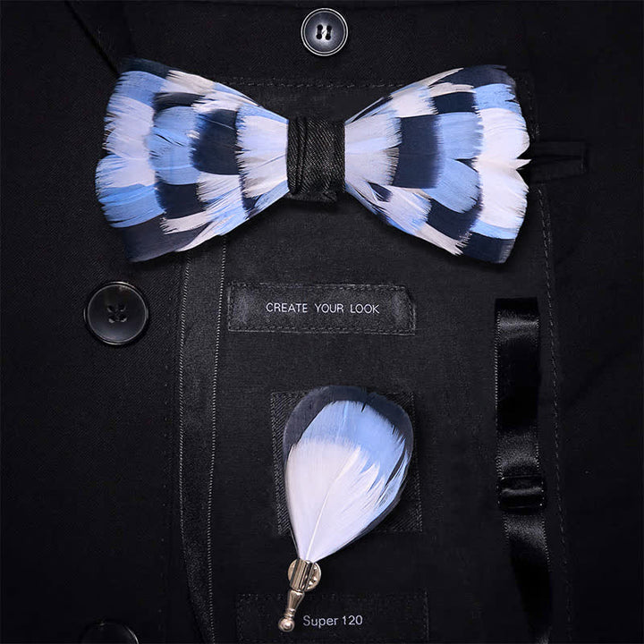 Blau-weiße Schachbrett-Federfliege mit Reversnadel