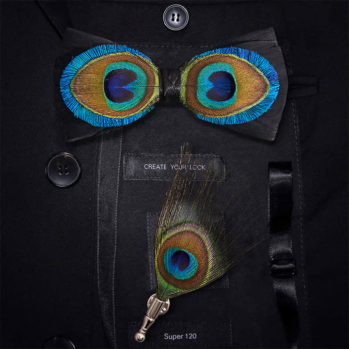 Blaue &amp; schwarze Fliege mit Pfauenaugenfedern