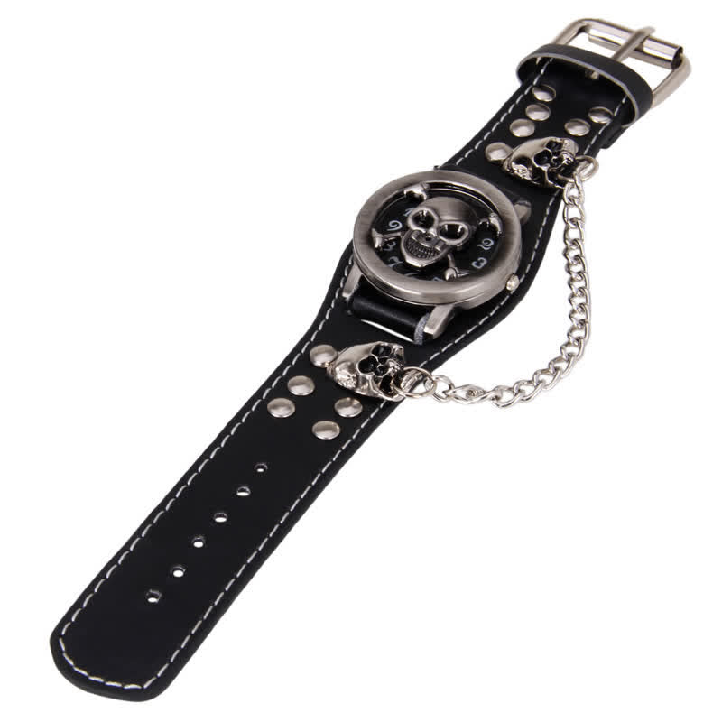 Herrenuhr mit Punk-Nieten-Kettenarmband und Lederarmband und Totenkopf-Abdeckung