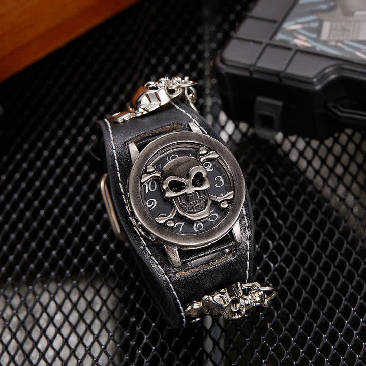 Herrenuhr mit Punk-Nieten-Kettenarmband und Lederarmband und Totenkopf-Abdeckung