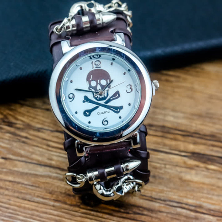 Herrenuhr mit Rock-Totenkopf-Zifferblatt und silberner Flusskette aus Leder