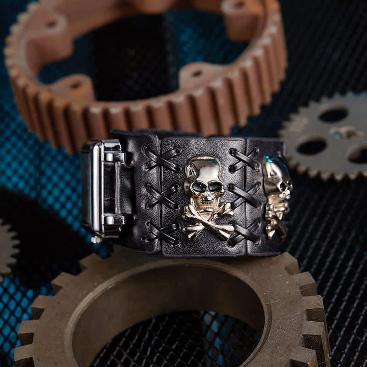 Herrenuhr mit Totenkopf-Nieten, schwarzes Lederarmband