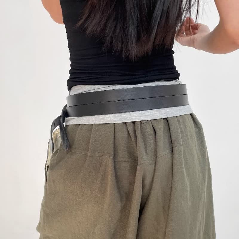 Damen-Gürtel aus schwarzem Leder mit Doppelschnalle und neuartigem Doppelriemen