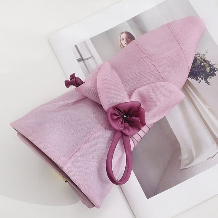 Breiter dekorativer Blumenhut aus echter Seide für Damen im Sommerkleid