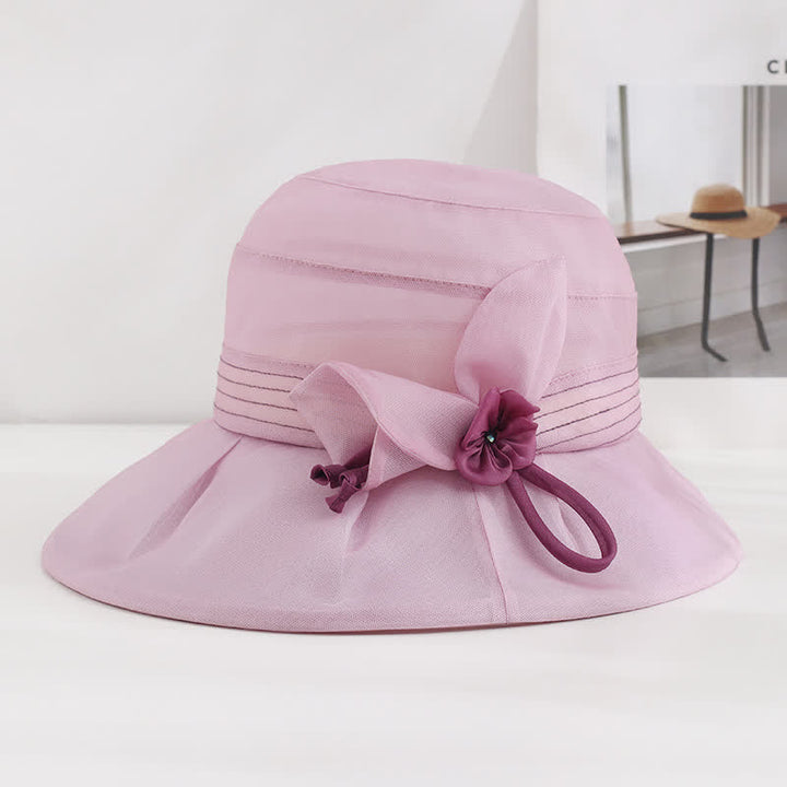 Breiter dekorativer Blumenhut aus echter Seide für Damen im Sommerkleid
