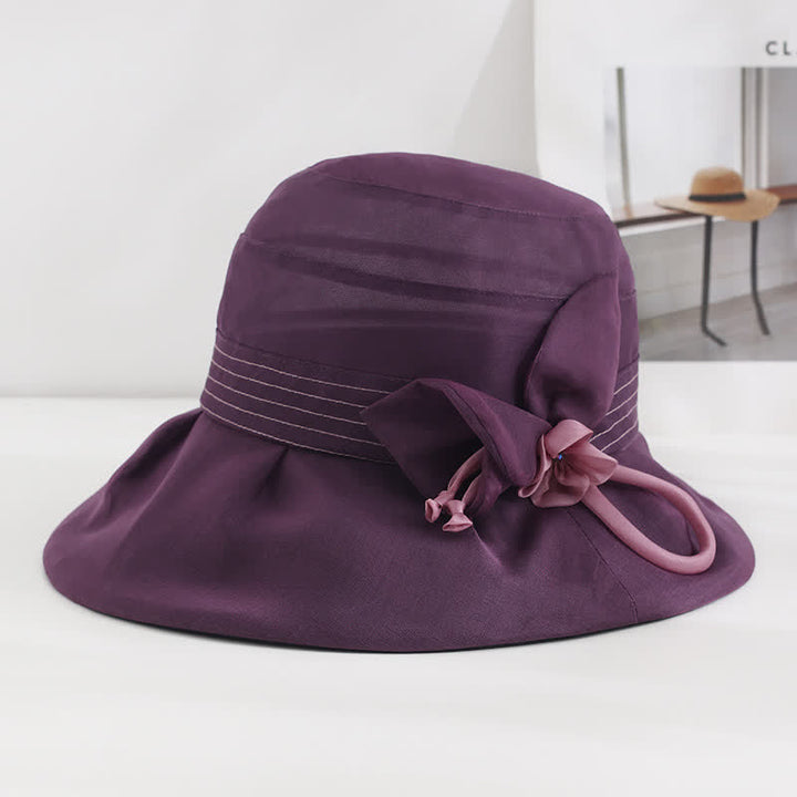 Breiter dekorativer Blumenhut aus echter Seide für Damen im Sommerkleid