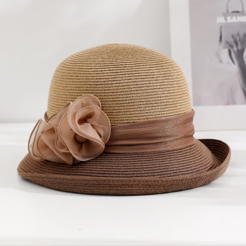 Wunderschöner Strohhut mit faltigem Blumenband für Damen