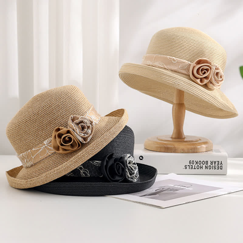 Damen Sommer Strohhut mit doppelten Blumen und Netzgaze und Rollkrempe